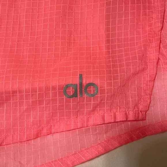 Alo Yoga Women's Game Time Neon Pink Bubblegum Shorts - Picture 2 of 12